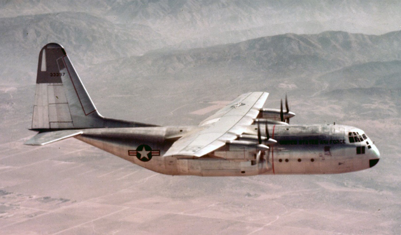 うのにもお得な情報満載！ C-130 LOCKHEED HERCULES ALASKA 航空機