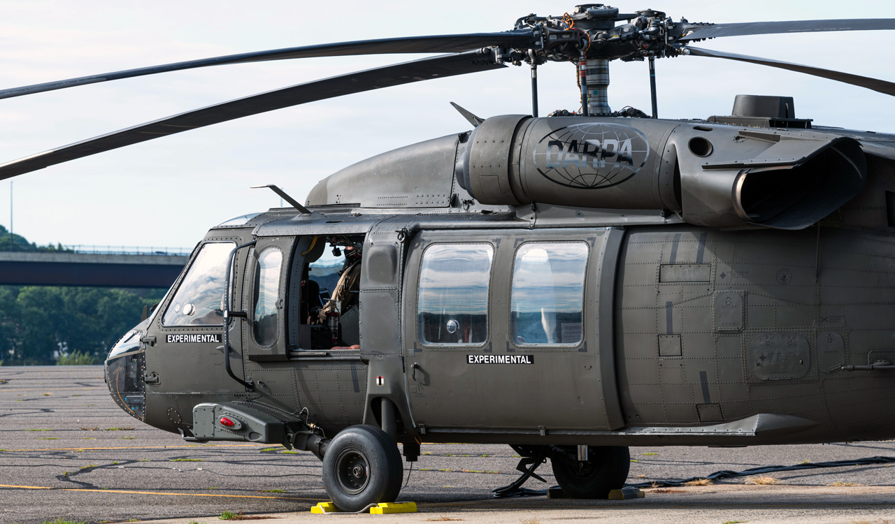 Sikorsky and DARPA Fly OPV Black Hawk With Supervised Autonomy