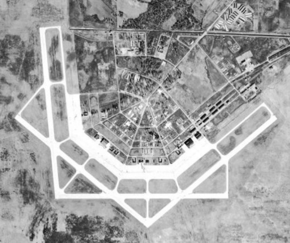 An aerial look at the Courtland Army Air Field in 1949, from the U.S. Geological Survey.