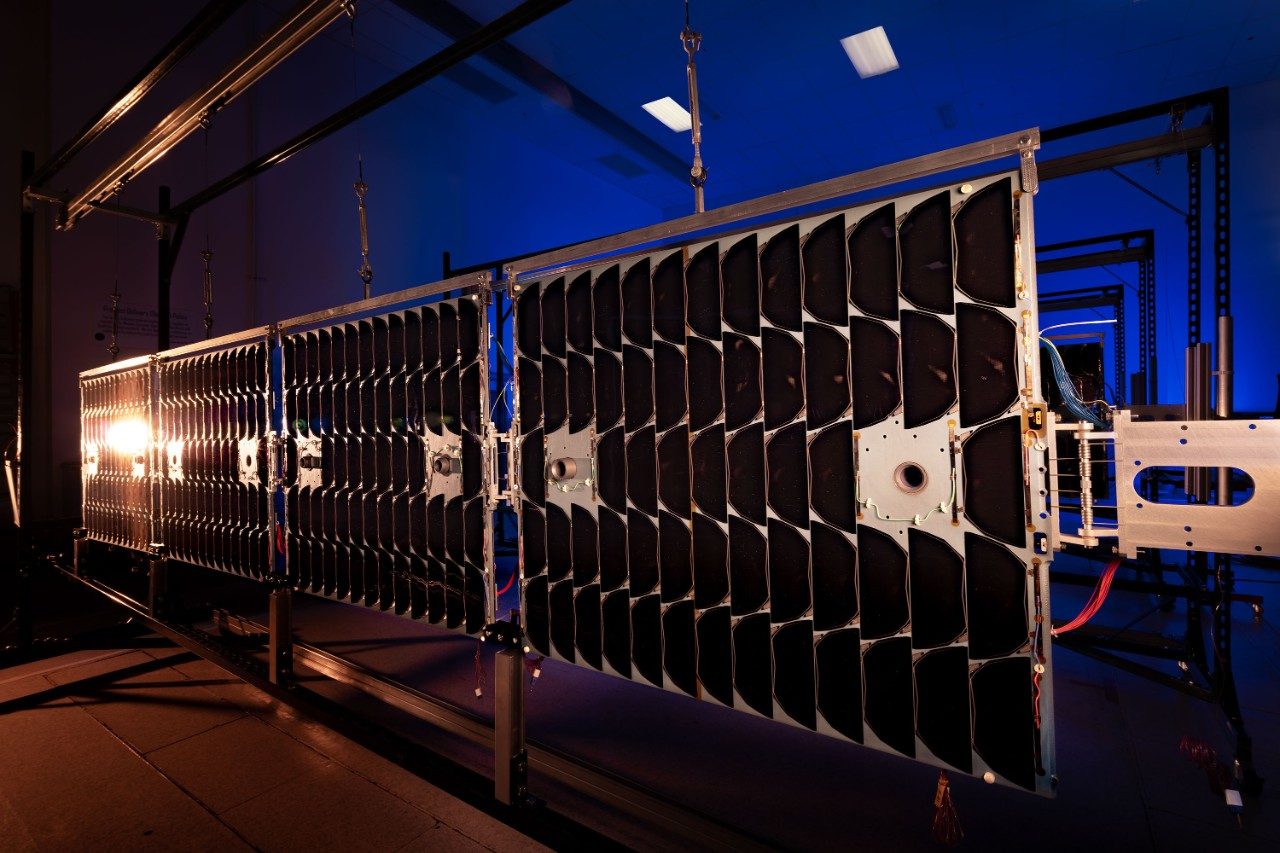 4-panel smallsat solar array